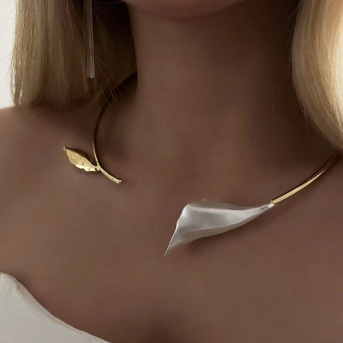 Brady Lily Leaf Choker