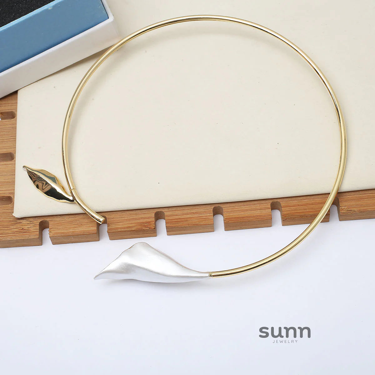 Brady Lily Leaf Choker