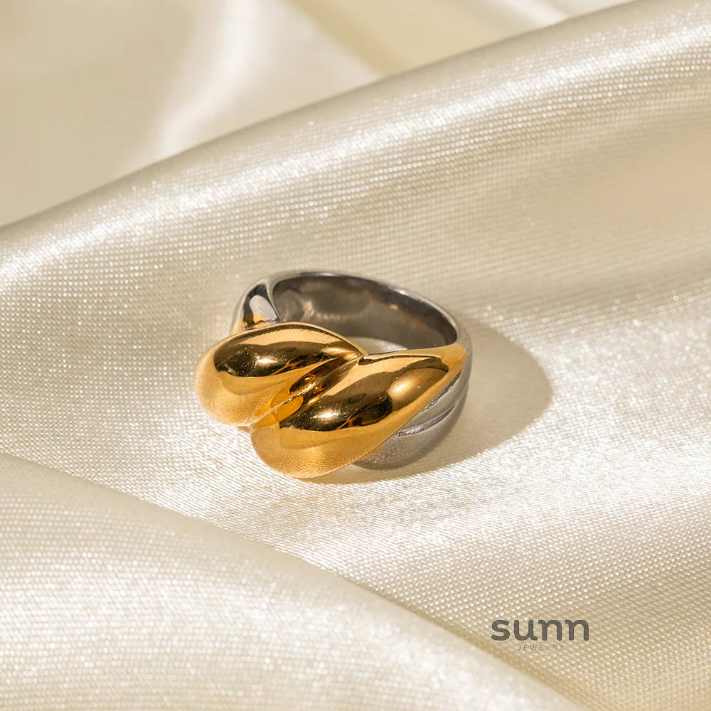 Braelynn Bicolor Threaded Ring