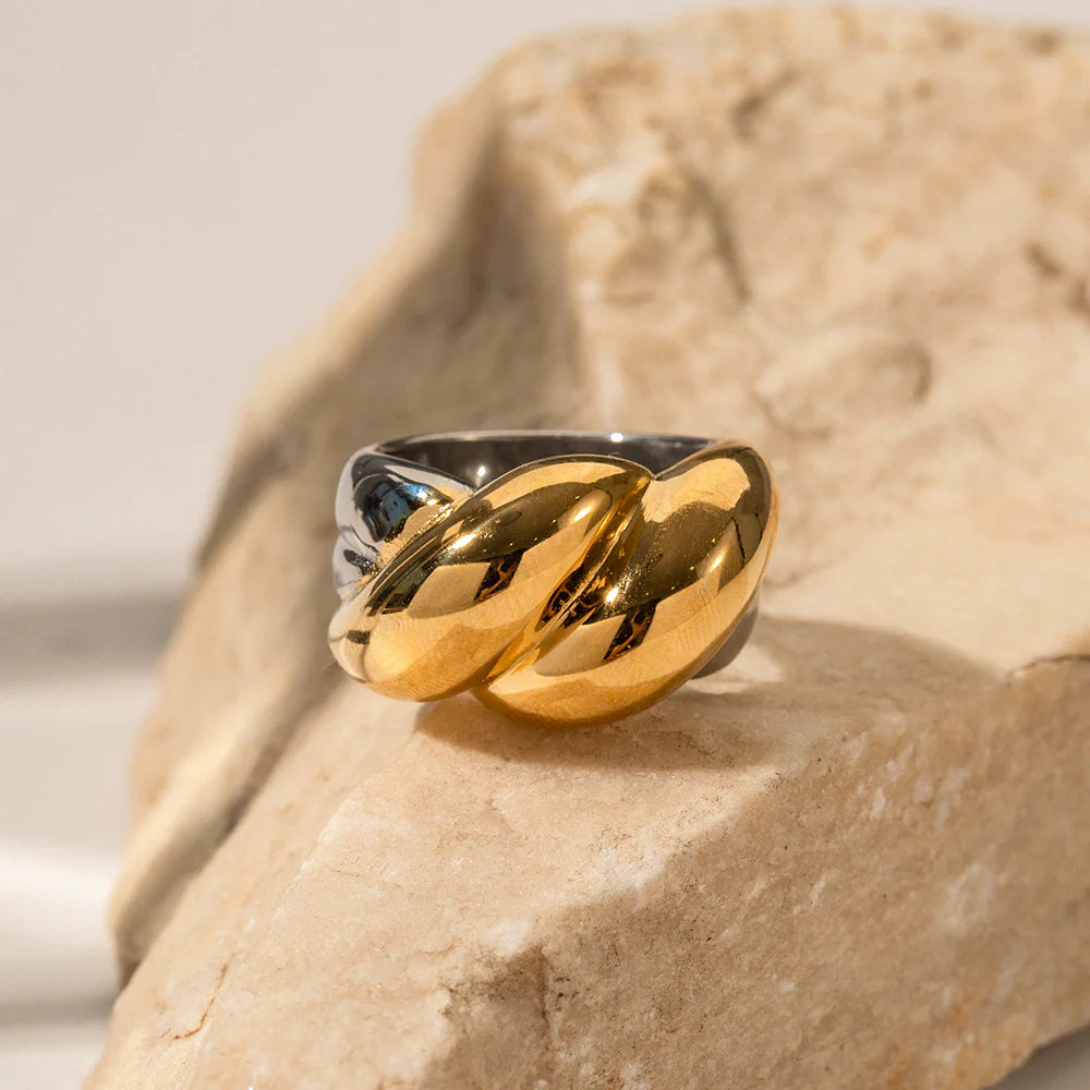 Braelynn Bicolor Threaded Ring