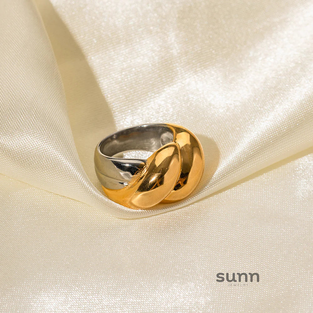 Braelynn Bicolor Threaded Ring