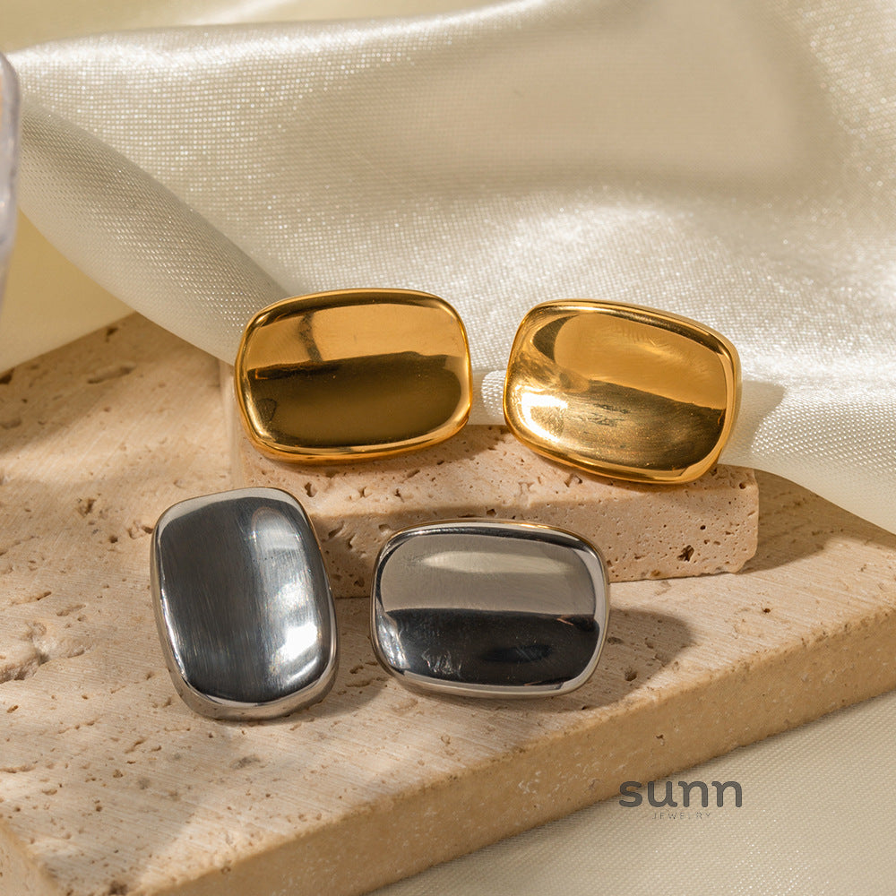 Brayla Sleek Rectangular Hoops [JX78YHKQ]