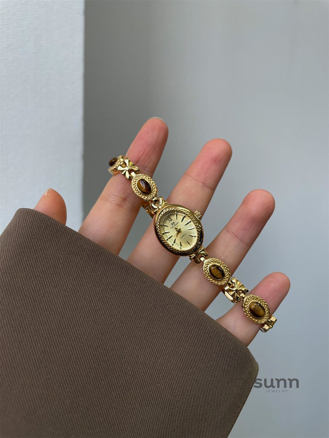 Brayleigh Bracelet Oval Watch [NL34E7AV]