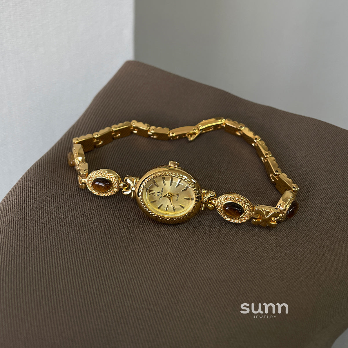 Brayleigh Bracelet Oval Watch [VAU8U1MH]
