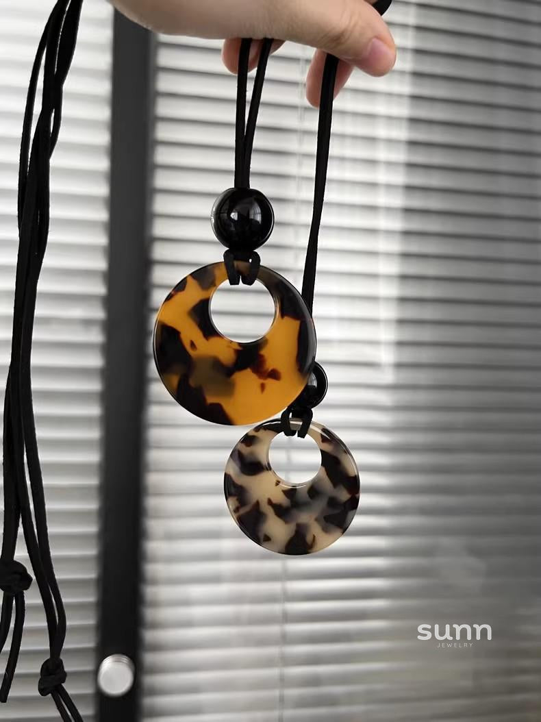 Brayleigh Tortoiseshell Buckle Necklace [1WVVGPWG]