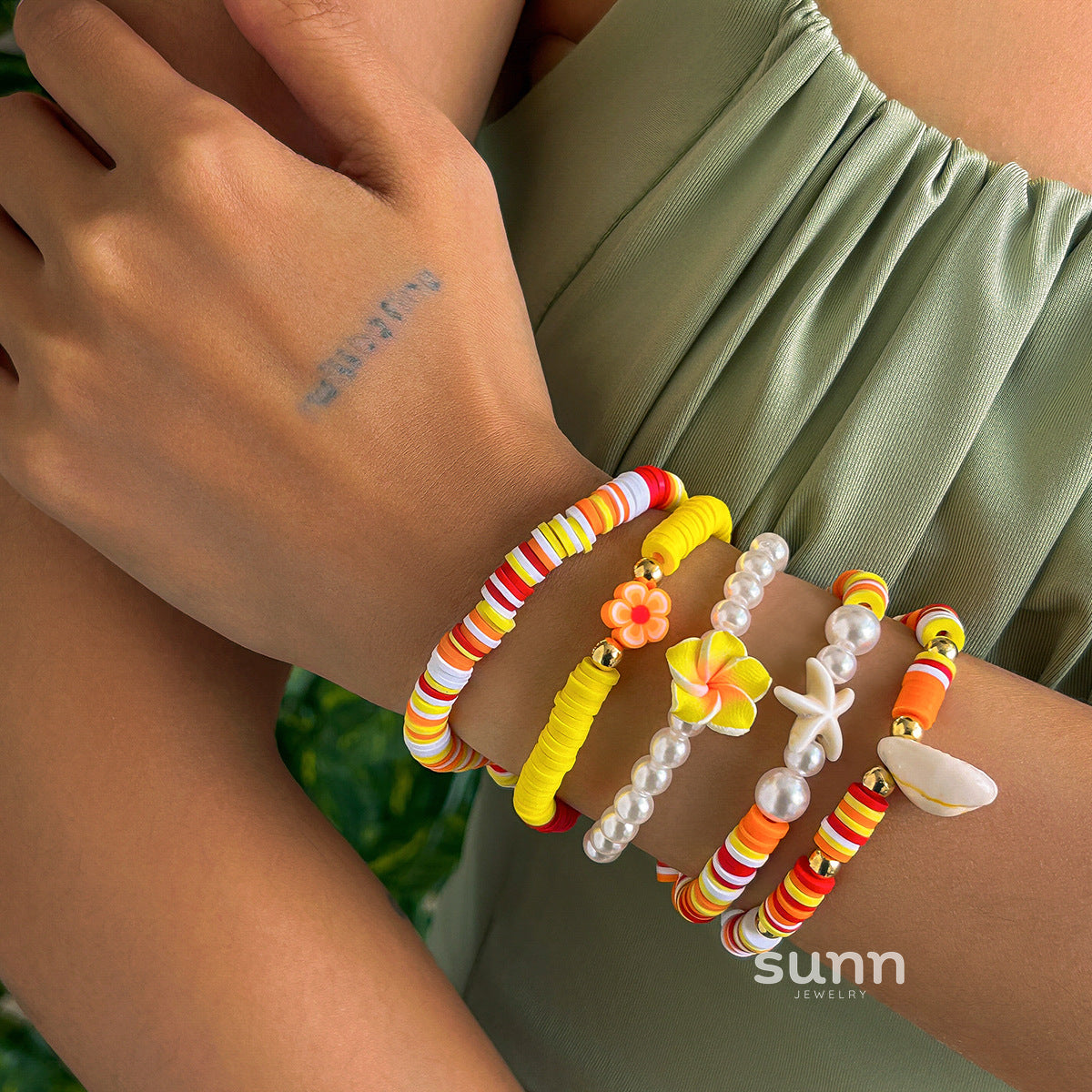 Brayley Beaded Shell Bracelet Set [R25QUZ3H]
