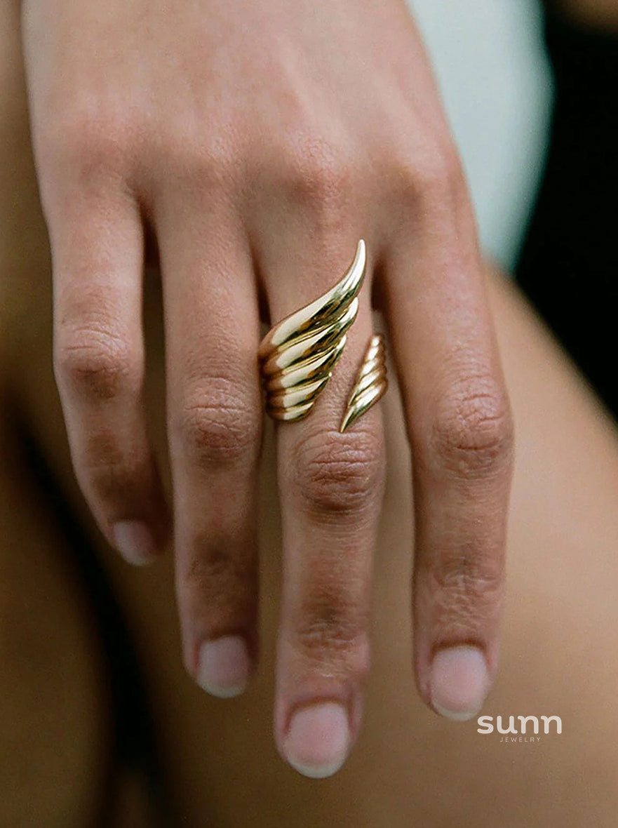 Brayley Winged Open Ring [MBZNGZRL]