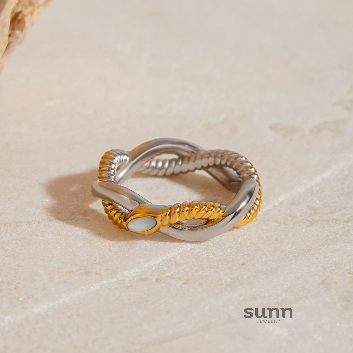 Breana Serpent Coil Ring [CNZEN0YO]
