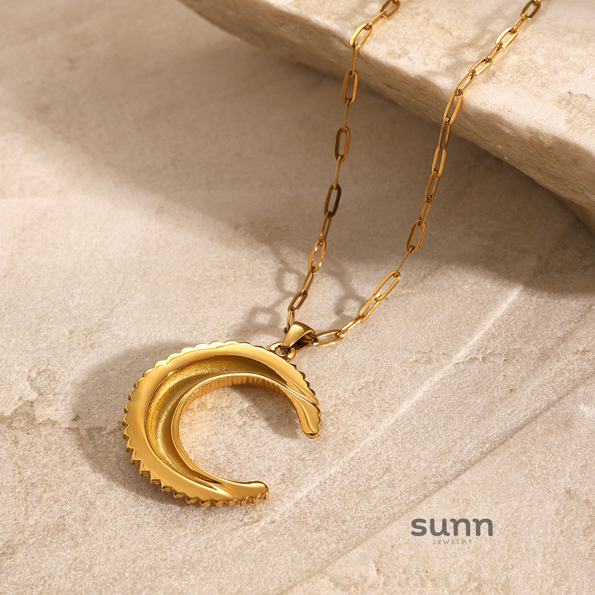 Brecklyn Sunflower Moon Necklace [KCTMUPCI]