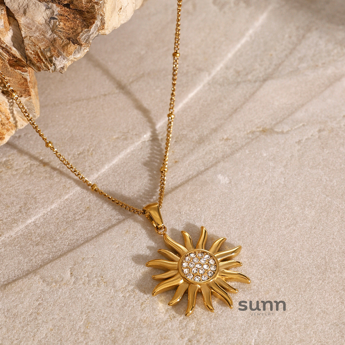 Brecklyn Sunflower Moon Necklace [H3ZCB6SI]