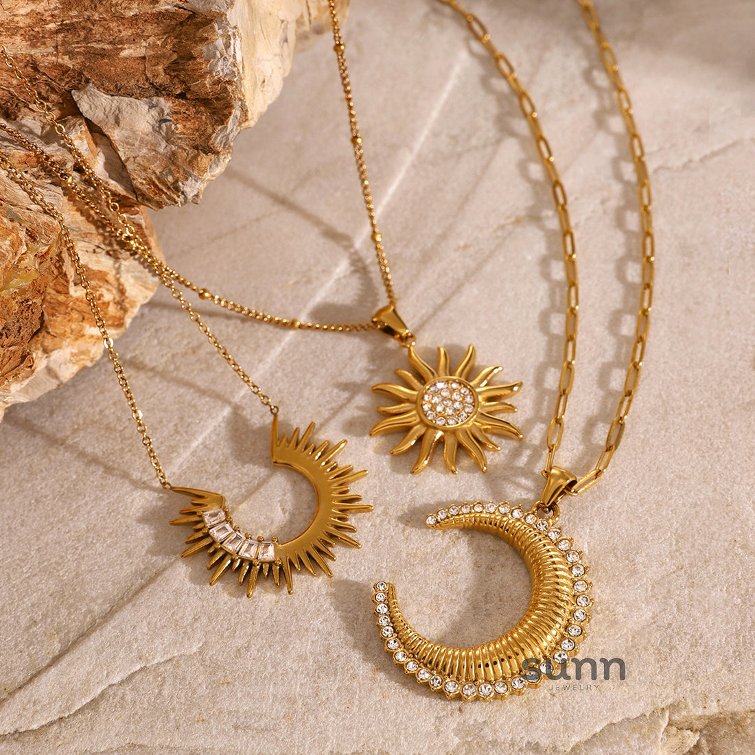 Brecklyn Sunflower Moon Necklace [1FFTG1W6]