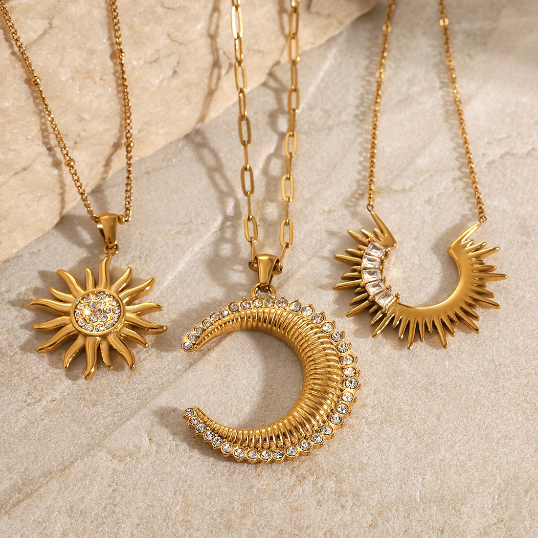 Brecklyn Sunflower Moon Necklace [1FFTG1W6]