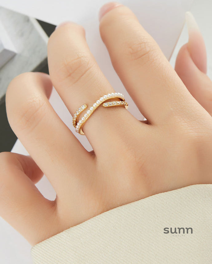 Brecklynn Pearl Cross Ring [VL64BV23]