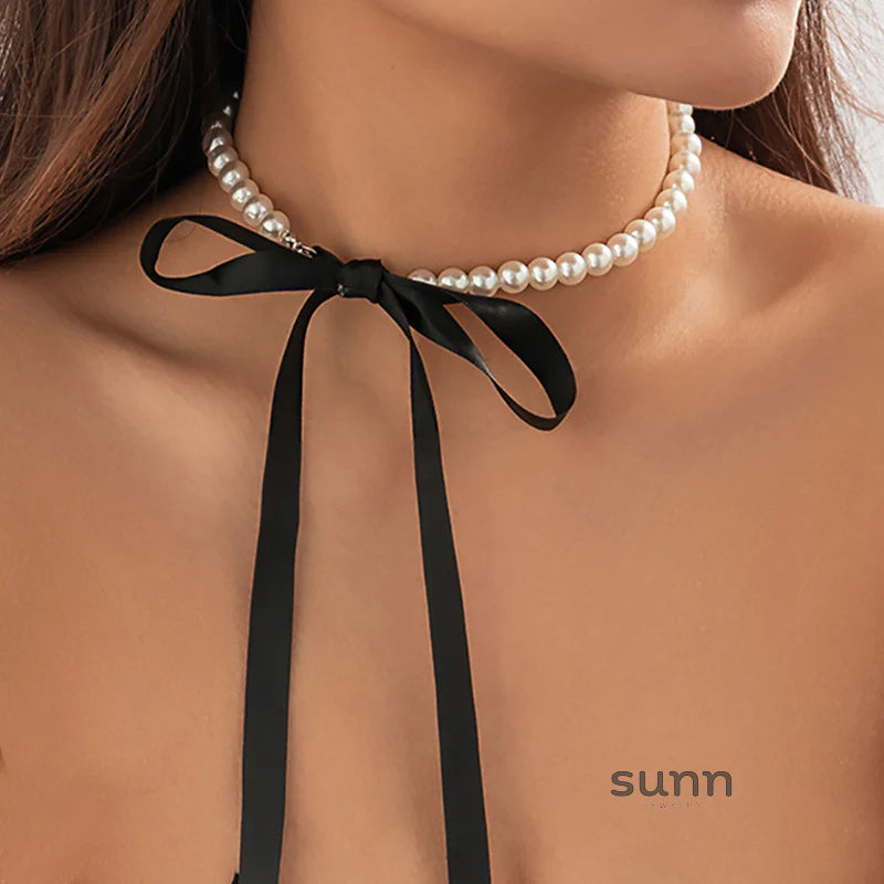 Breeze Noir Layered Choker