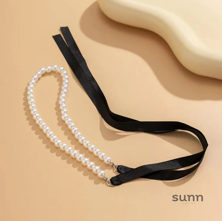 Breeze Noir Layered Choker