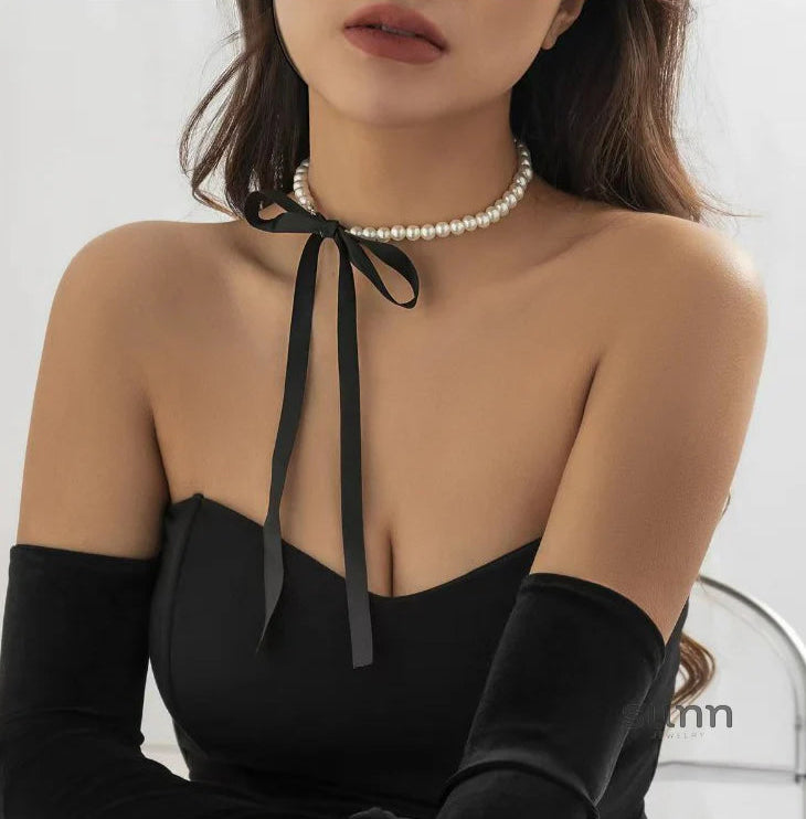 Breeze Noir Layered Choker