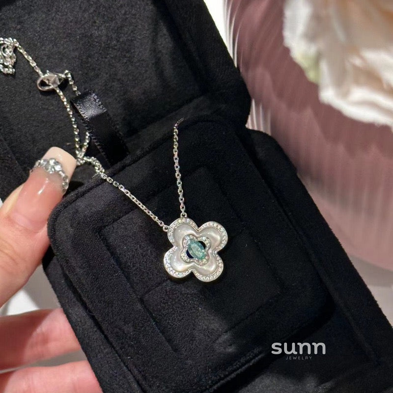 Breindy Rose Pearl Clavicle Necklace [H4DST03G]