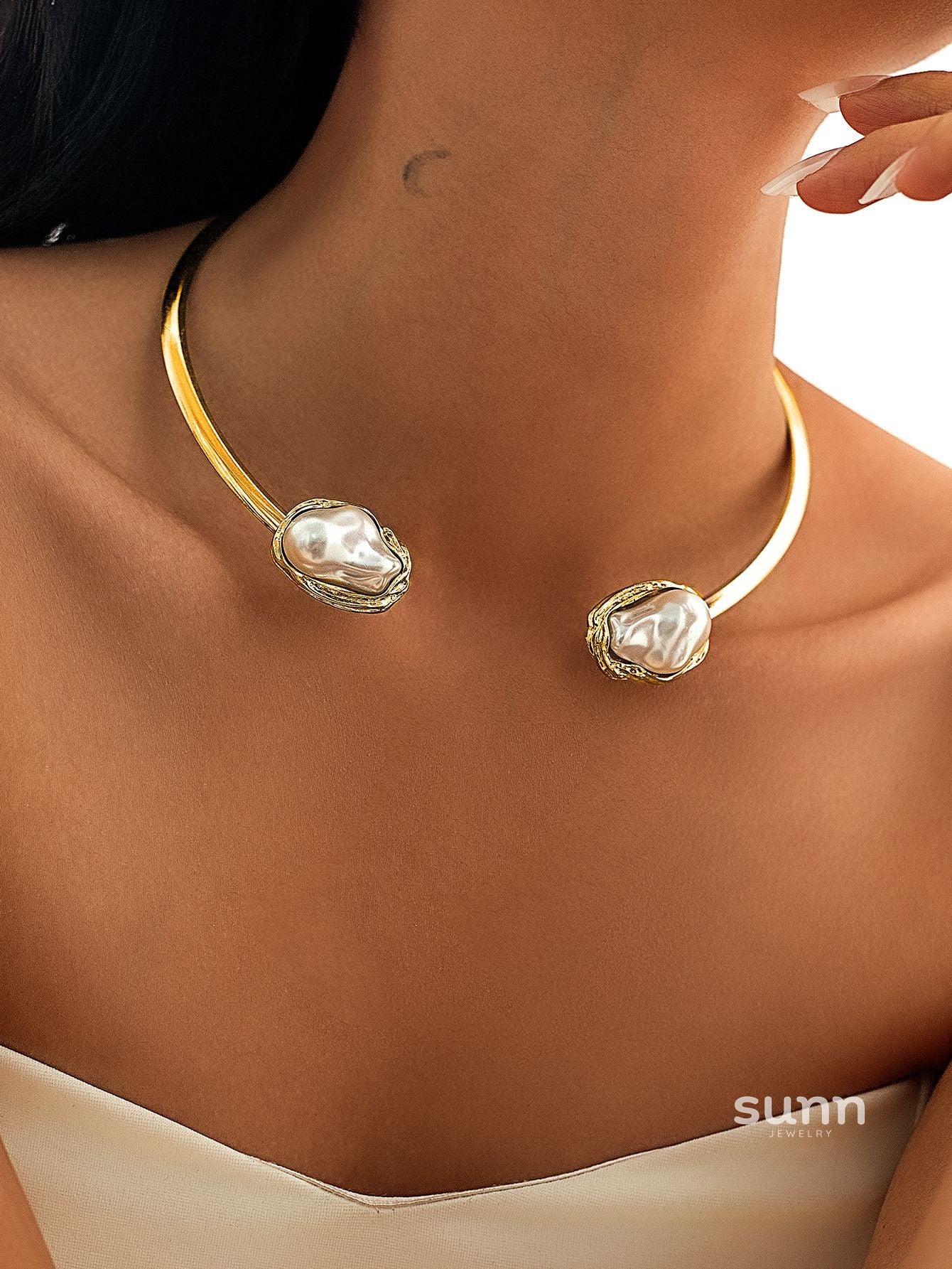 Brenda Baroque Pearl Choker [DL4F2PZB]