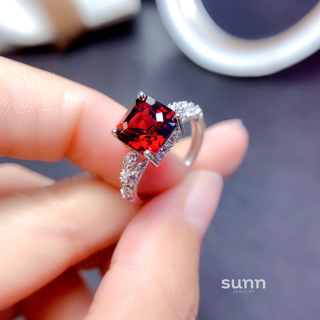 Brianne Regal Square Ring [WXJ1X6CA]