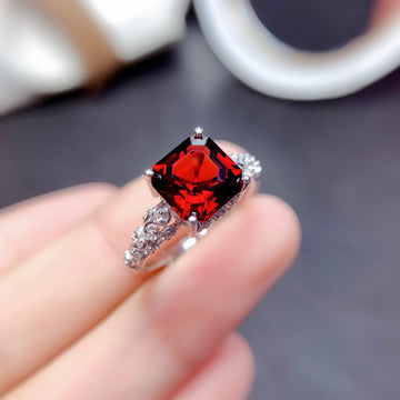 Brianne Regal Square Ring [6EE7W8TC]