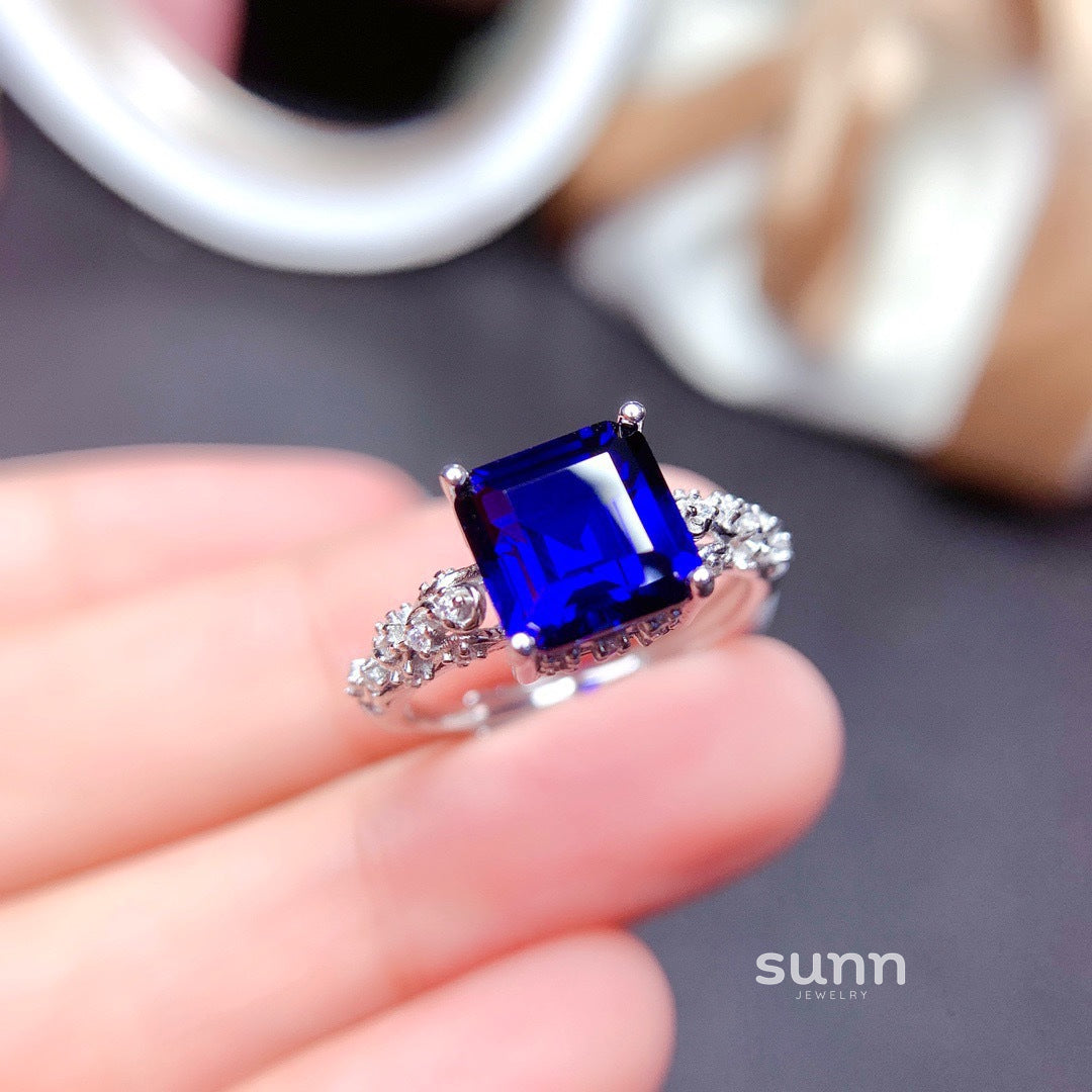 Brianne Regal Square Ring [EX38MHA7]
