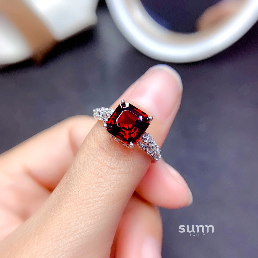 Brianne Regal Square Ring [TP0C7PTY]