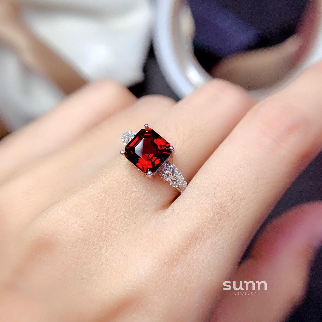 Brianne Regal Square Ring [YH4HX94X]