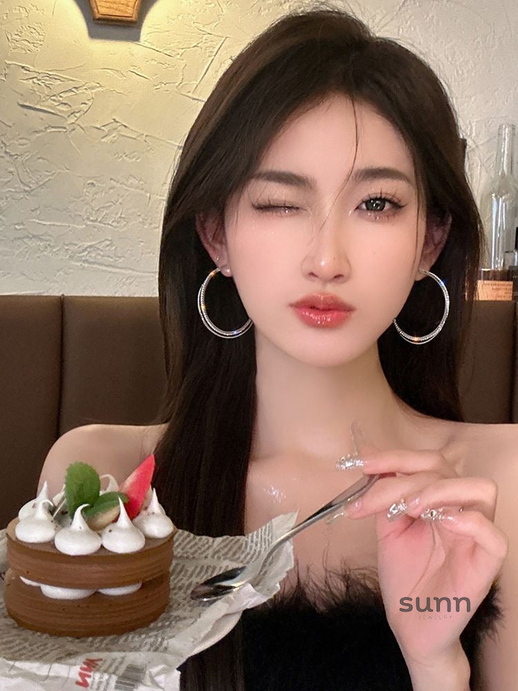 Bridget Dazzling Double Hoop Earrings [AQLSMSFV]