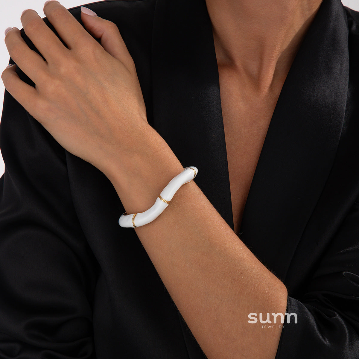 Bridget Snake Coil Bracelet [GP2HKI6Y]
