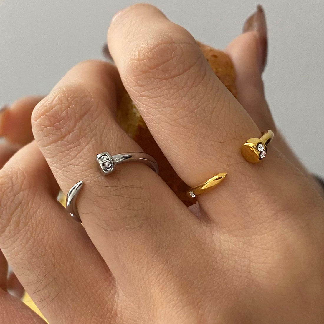 Brilee Sleek Geometric Ring [HQ6IYNB9]