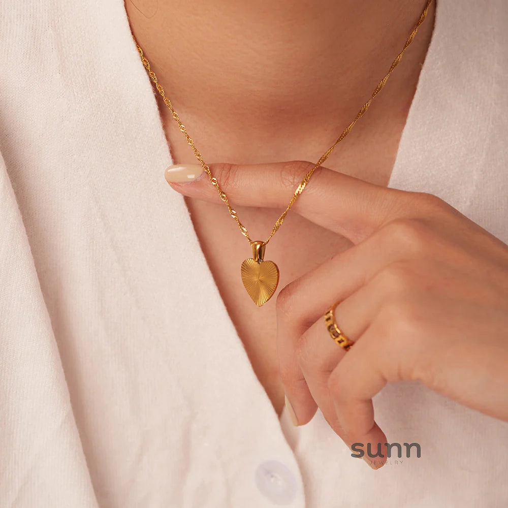 Brinkley Retro Heart Pendant Necklace