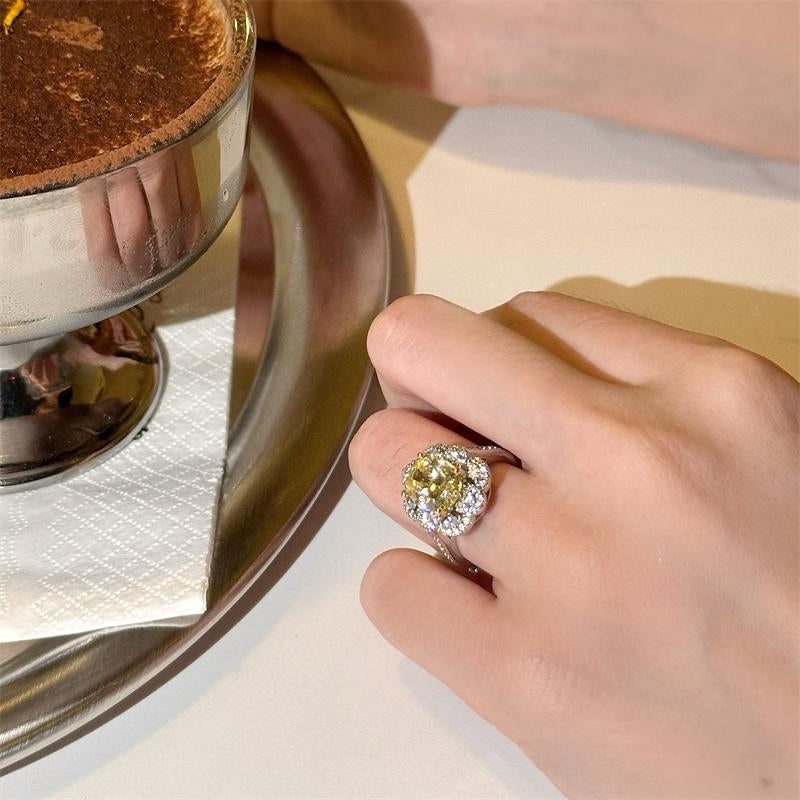 Briseyda Sparkling Cocktail Ring [JUHH2SF2]
