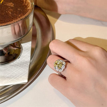 Briseyda Sparkling Cocktail Ring [JUHH2SF2]