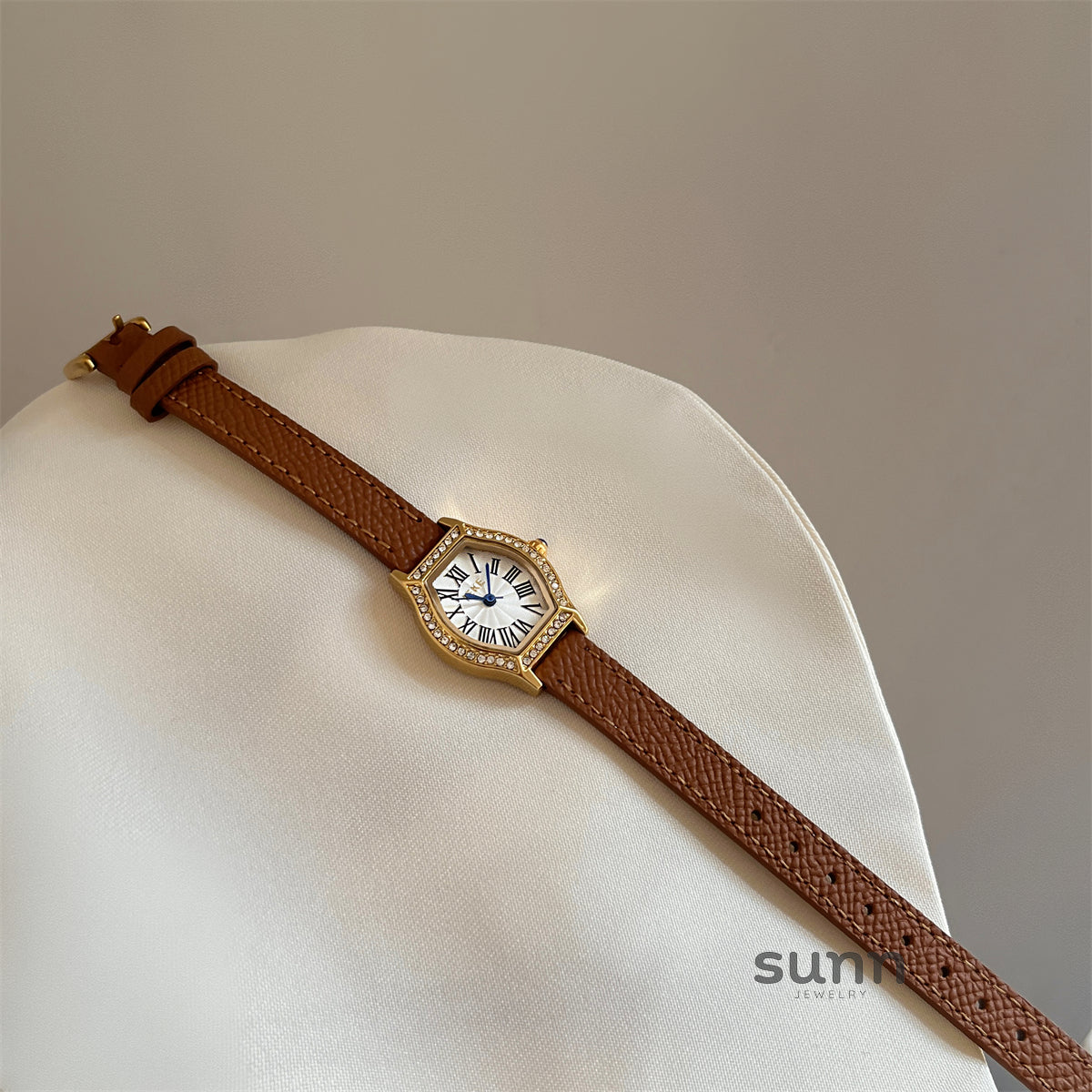Bristol Embellished Barrel Watch [Z4J1CIEX]