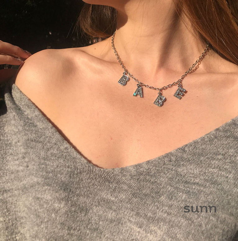 Britain Crystal Word Necklace [TZ4J9L6Z]