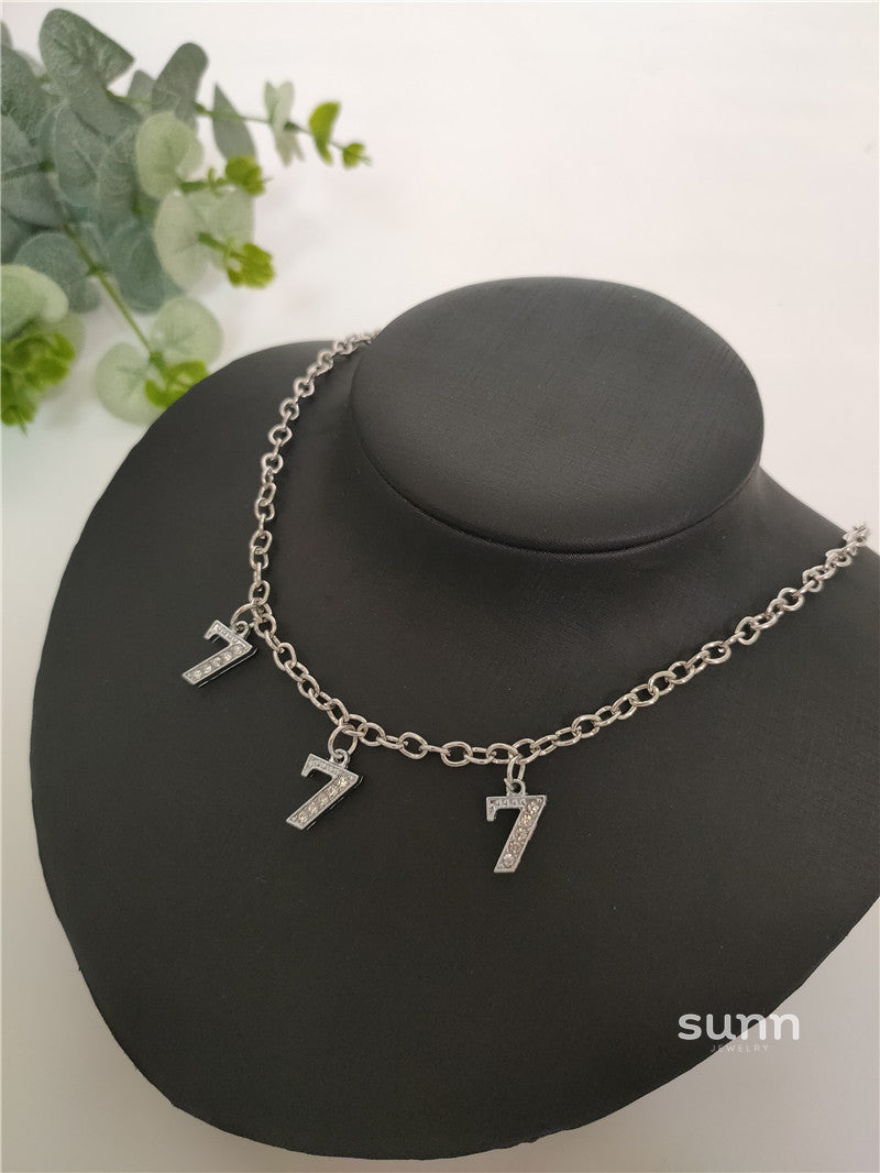 Britain Crystal Word Necklace [9KGGFUTR]