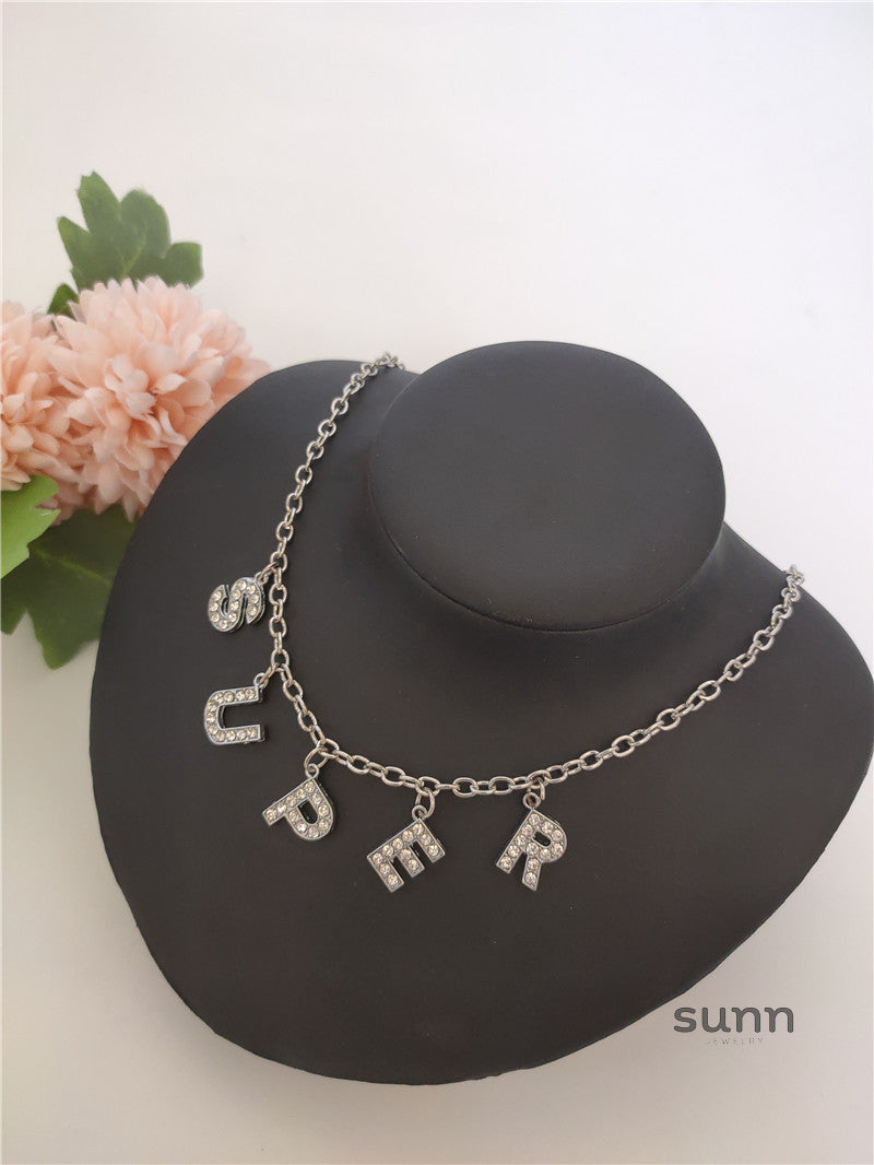 Britain Crystal Word Necklace [YV7A121N]