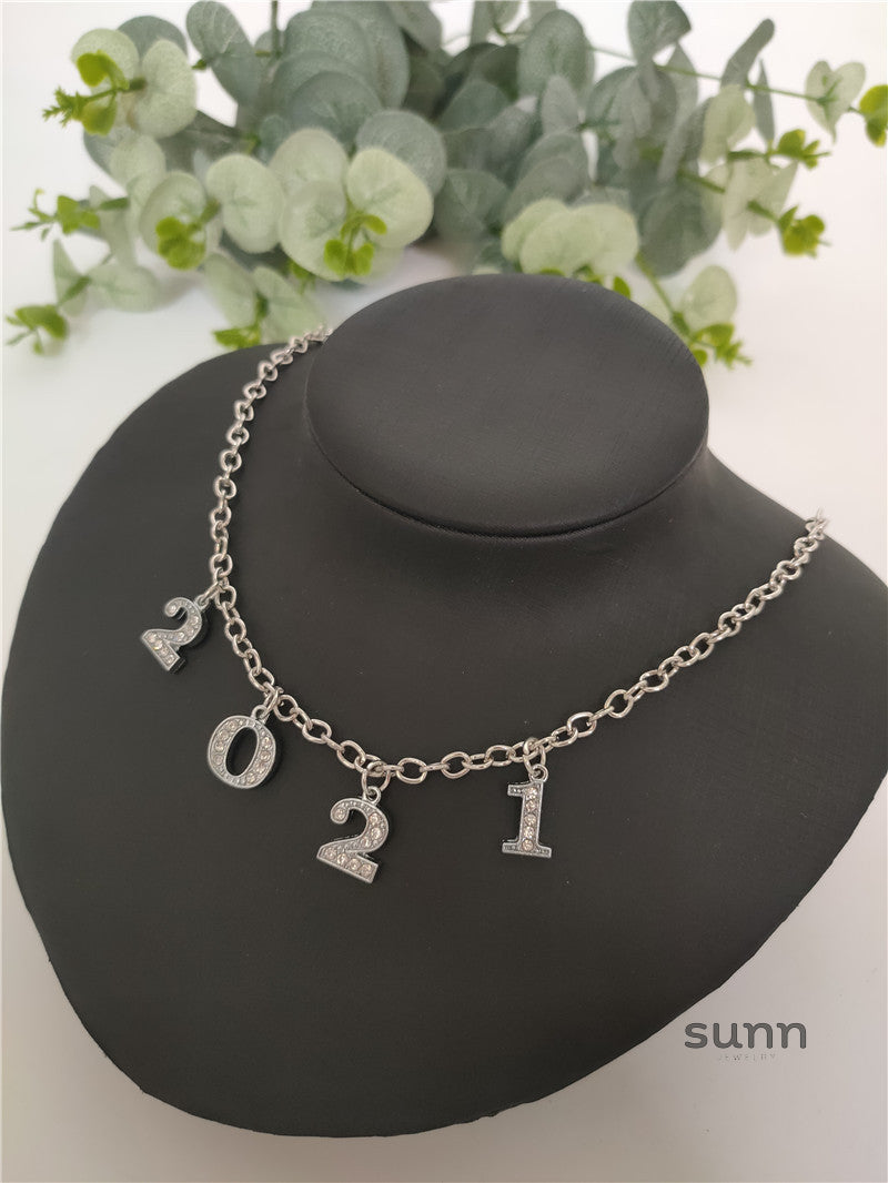 Britain Crystal Word Necklace [66JO18VH]