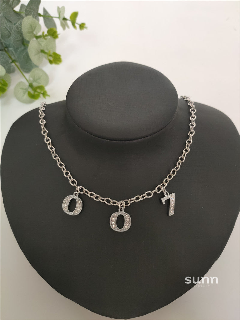 Britain Crystal Word Necklace [0P71TM5I]