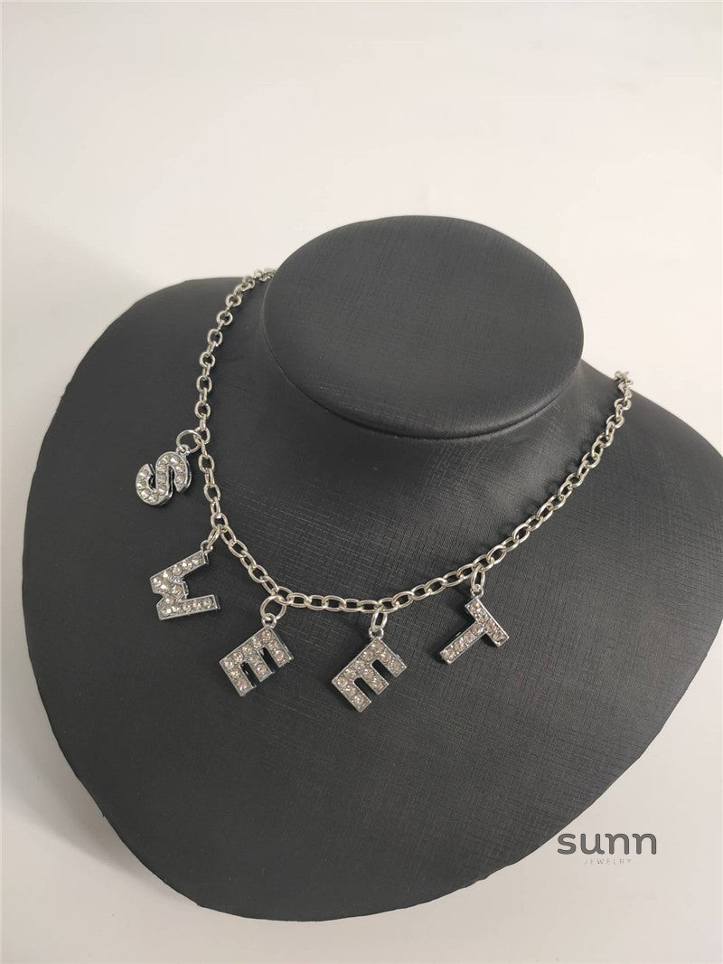 Britain Crystal Word Necklace [U1KLV5KE]