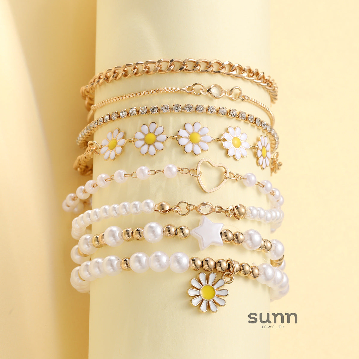 Britney Daisy Pearl Bracelet Set [T2PY9OXT]
