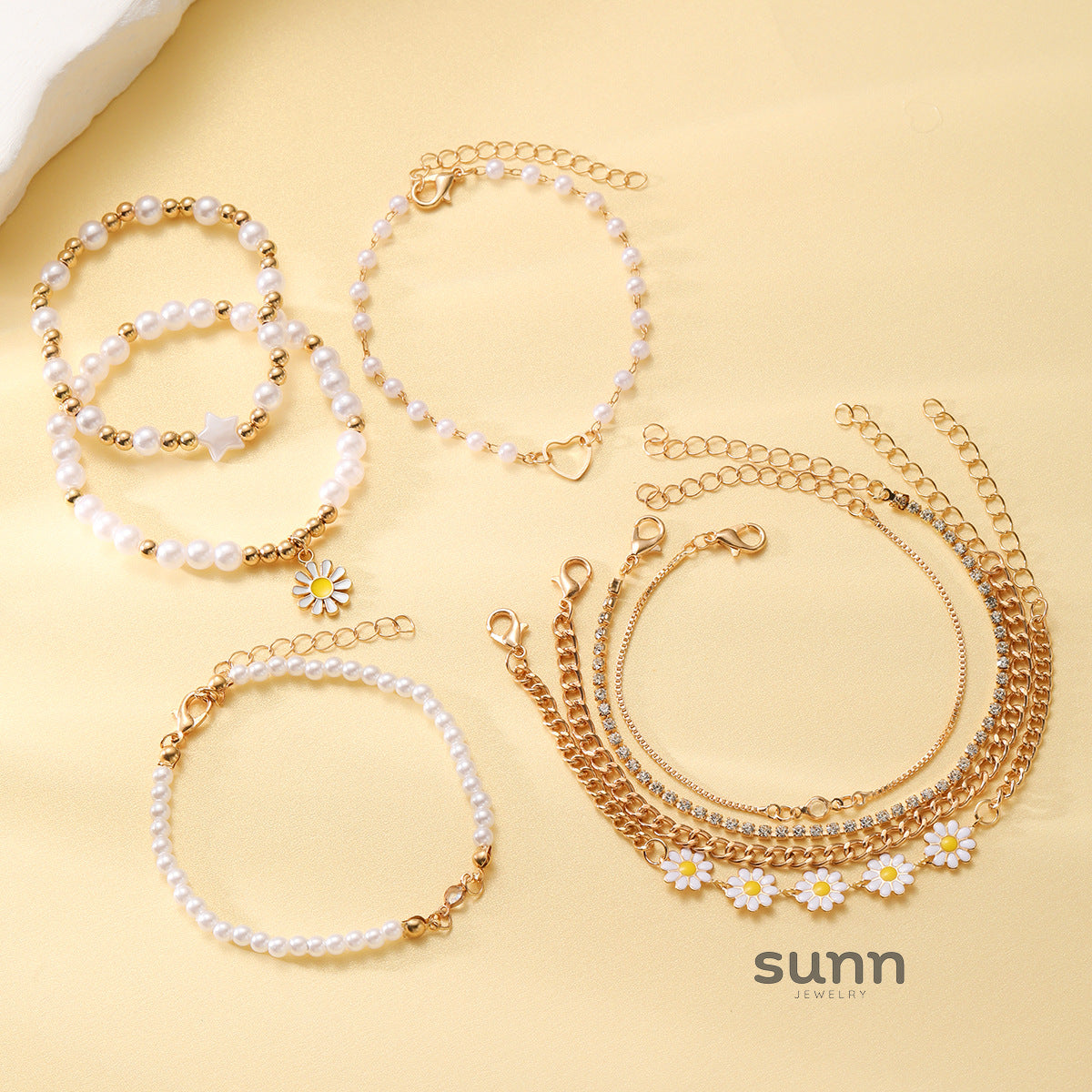 Britney Daisy Pearl Bracelet Set [KIU6RXTD]