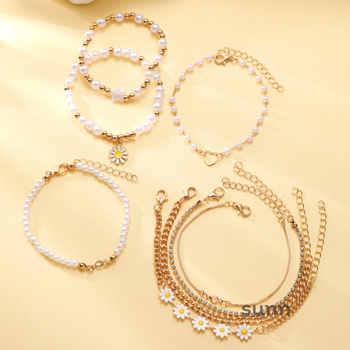 Britney Daisy Pearl Bracelet Set [REO6T9EO]