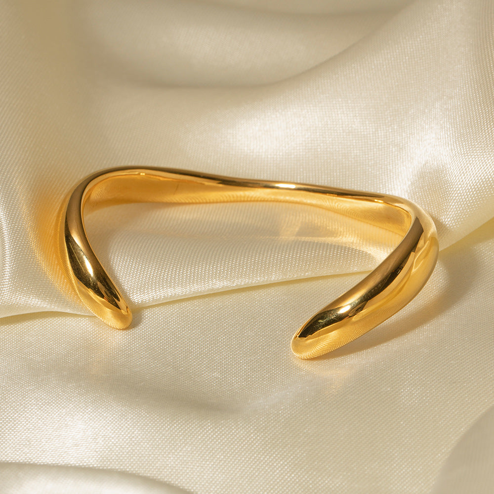 Britney Wavy Pearl Bracelet [W34ZR6IR]