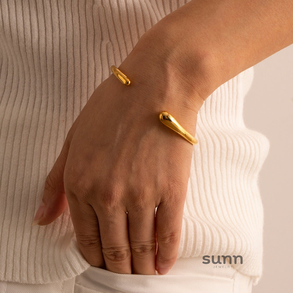 Britney Wavy Pearl Bracelet [GQ2P9SZN]
