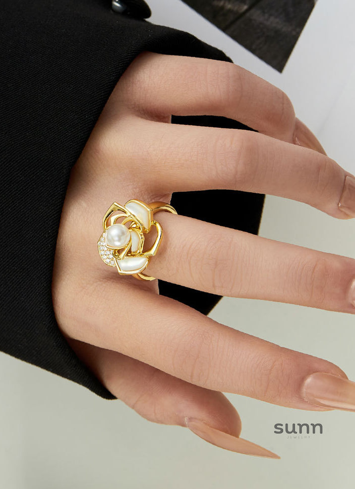 Brittney Camellia Bloom Ring [X27AKWQ0]