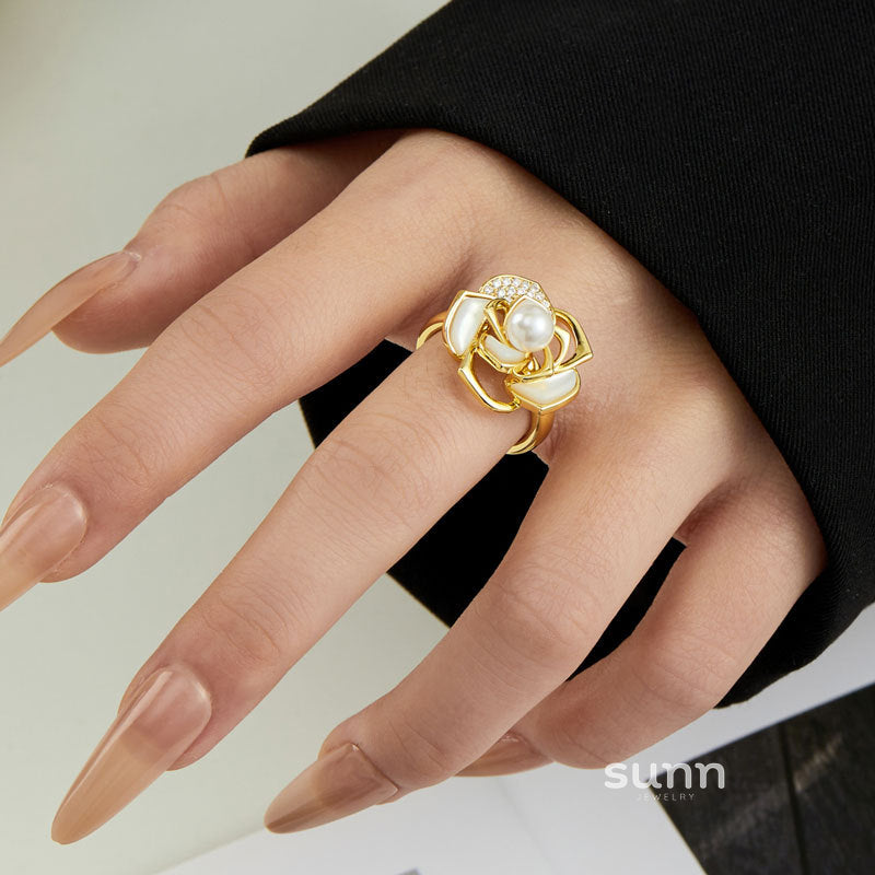 Brittney Camellia Bloom Ring [HFRFRN81]