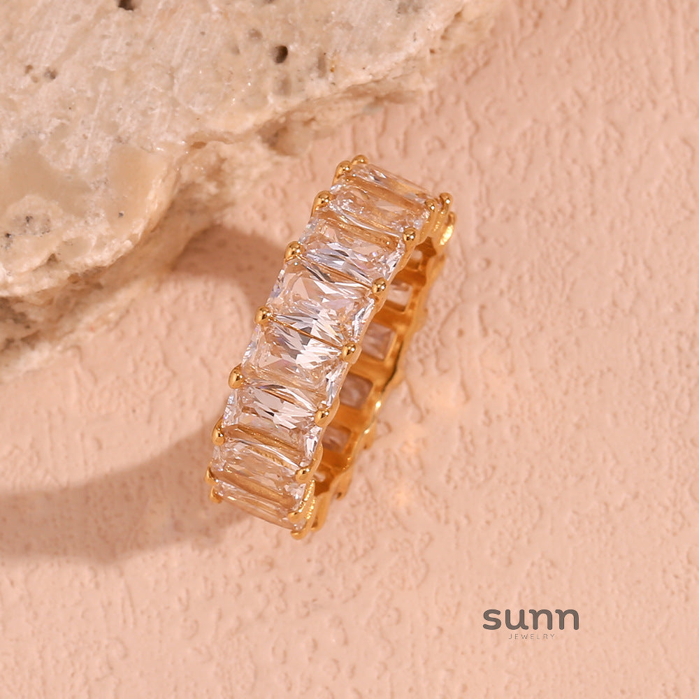 Bronwyn Square Zircon Ring [50P14IS8]