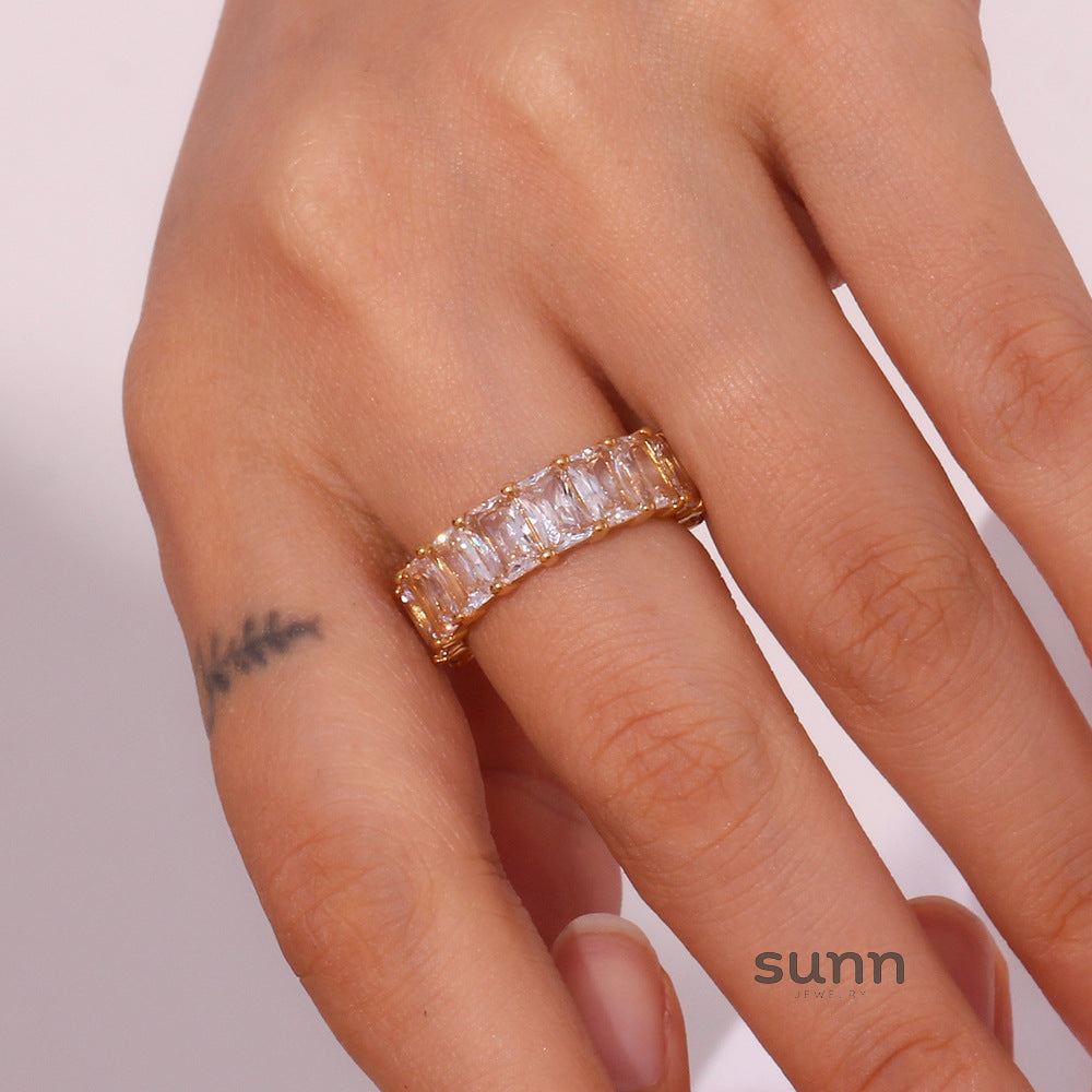 Bronwyn Square Zircon Ring [8EL1OBTN]
