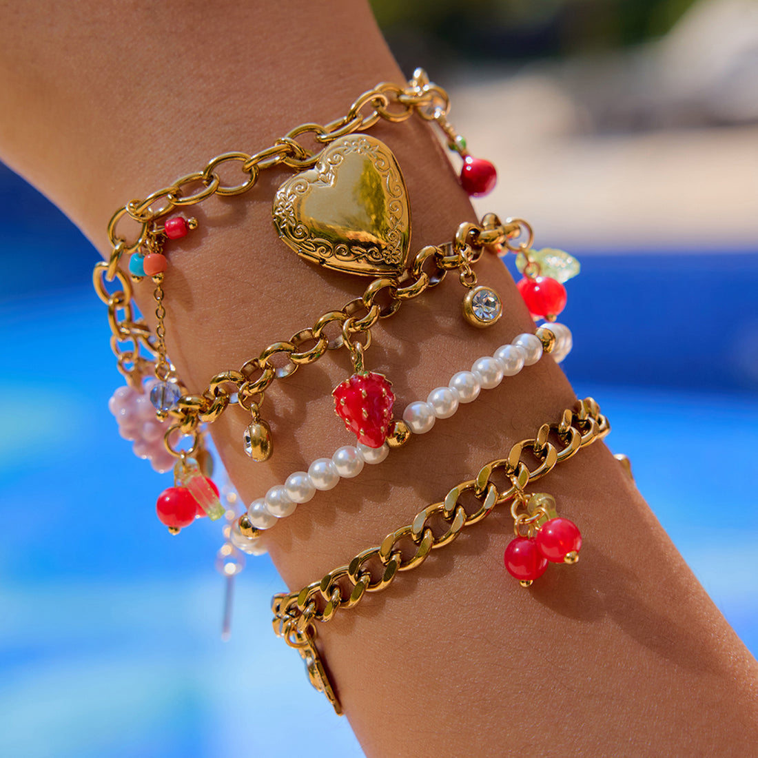 Brook Layered Charm Bracelets [L1JY24EX]